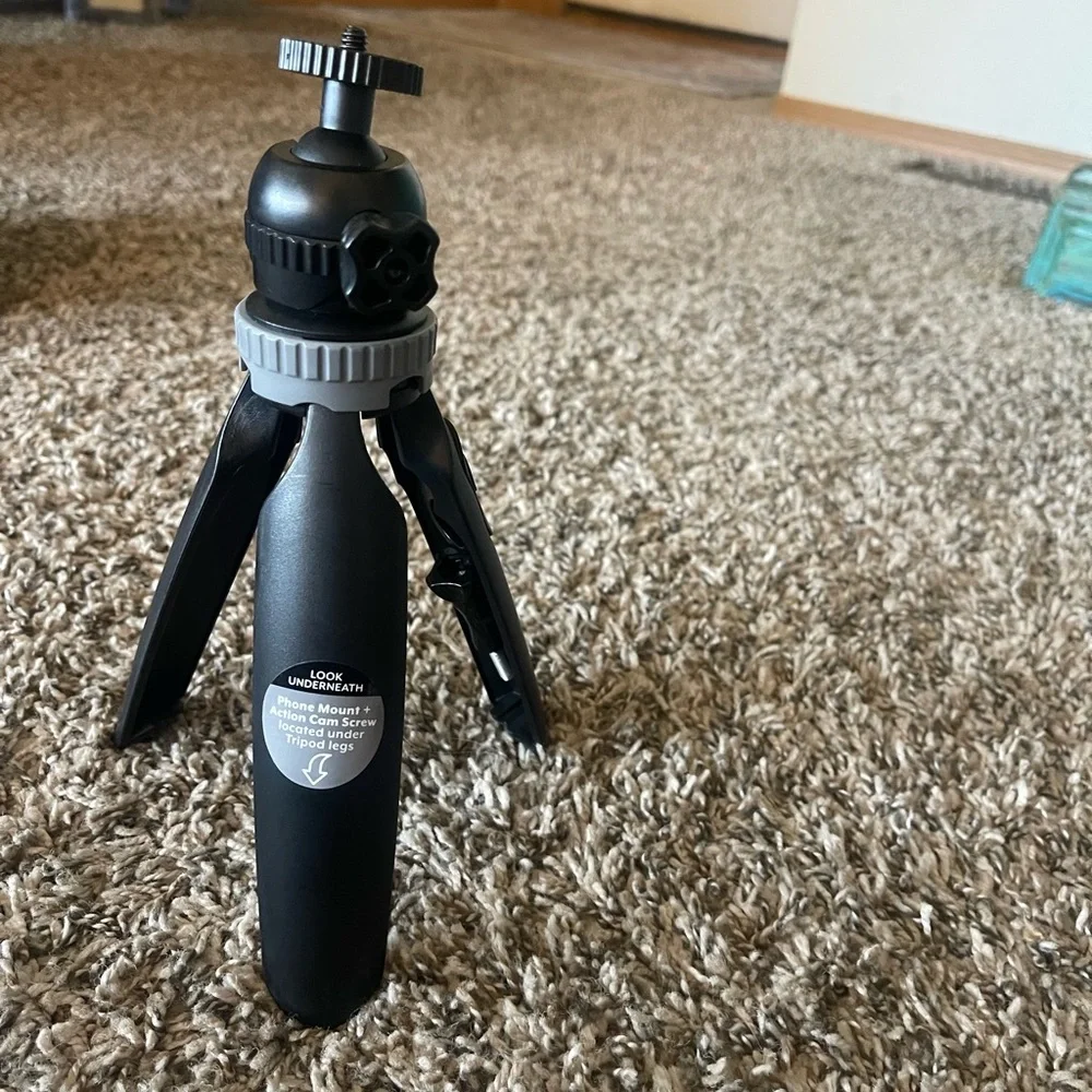 Portable tripod